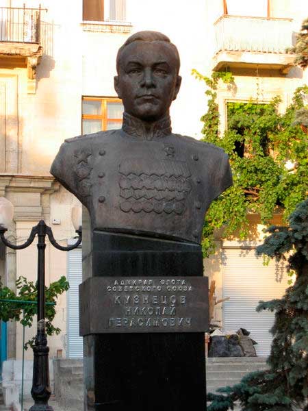 Бюст в Севастополе Бюст в Севастополе
