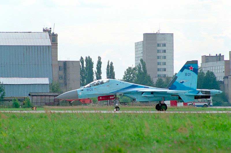 Прототип истребителя Су-35УБ (б/н 801)