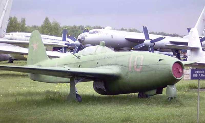 Як-17 в Монино Як-17 в Монино