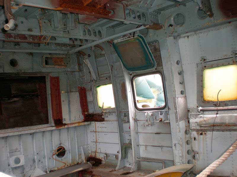 Внутри грузовой кабины Ми-24 Внутри грузовой кабины Ми-24
