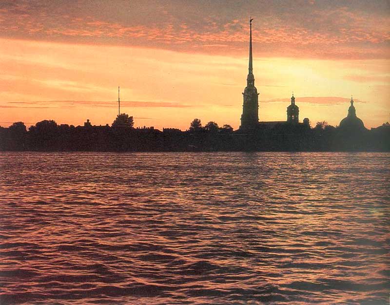 Собор и крепость с противоположного берега Невы Собор и крепость с противоположного берега Невы