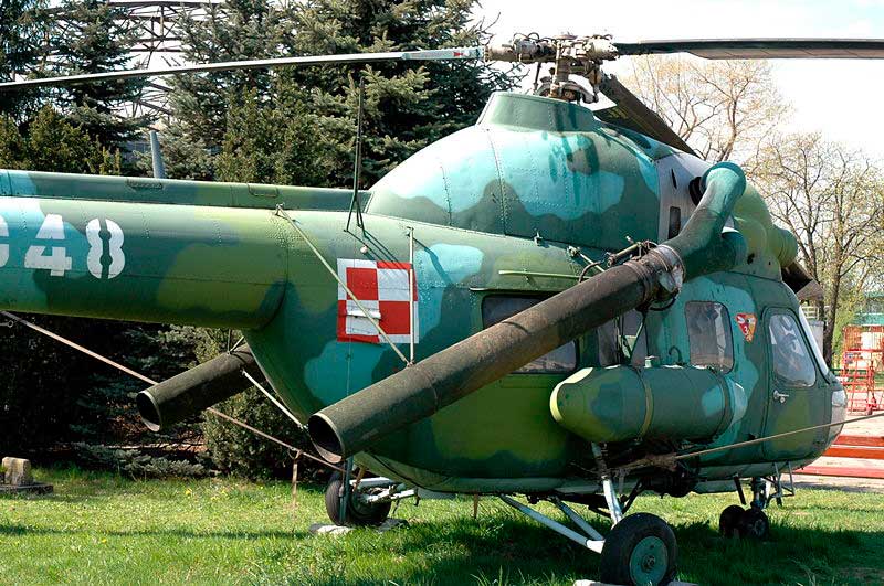 Вариант Ми-2Х. Хорошо видны направленные вниз трубы. (Музей Польской Авиации) Вариант Ми-2Х. Хорошо видны направленные вниз трубы. (Музей Польской Авиации)