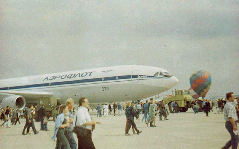Грузовой Ил-96Т на авиасалоне МАКС-1999 Грузовой Ил-96Т на авиасалоне МАКС-1999