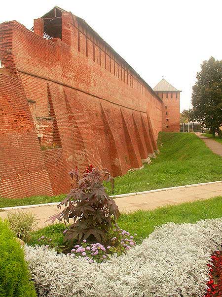 Стена Коломенского кремля Стена Коломенского кремля