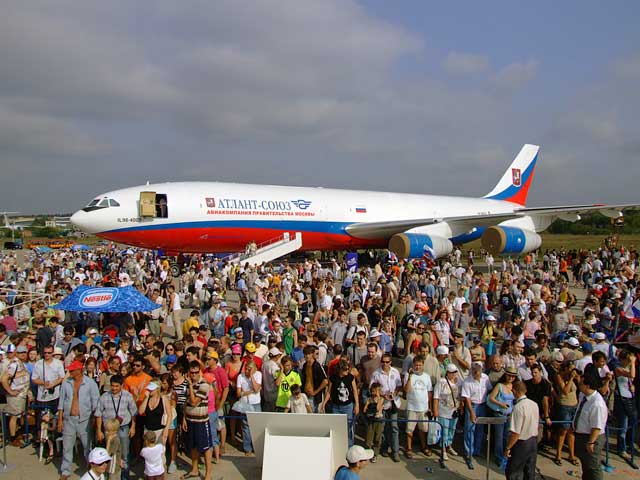 Ил-96-400Т в цветах Атлант-Союза на МАКС-2007 Ил-96-400Т в цветах Атлант-Союза на МАКС-2007