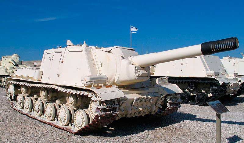 ИСУ-152 в израильском музее Yad la-Shiryon ИСУ-152 в израильском музее Yad la-Shiryon