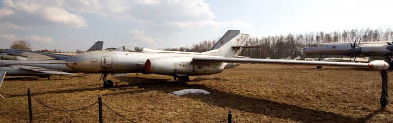 Як-25рв. Самолет-разведчик. Максимальная скорость - 850 км/ч. Як-25рв. Самолет-разведчик. Максимальная скорость - 850 км/ч.
