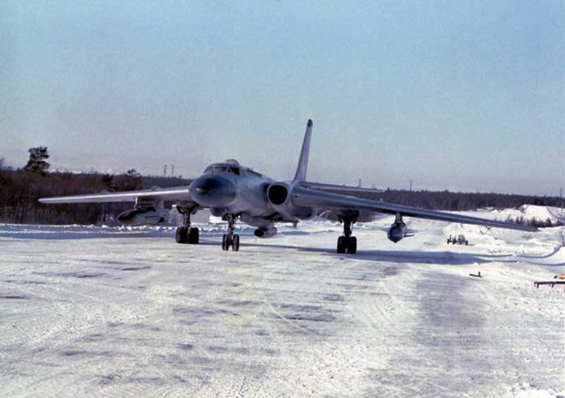 Ту-16К-10-26 Северного флота СССР с ракетной подвеской, 1991 год.