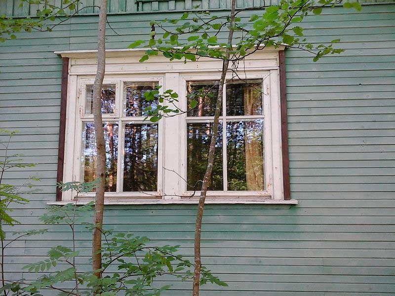 Окно комнаты Анны Ахматовой в «Будке» Окно комнаты Анны Ахматовой в «Будке»