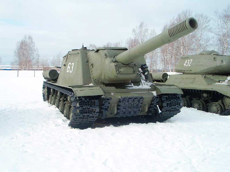 ИСУ-152 в Бронетанковом музее в Кубинке ИСУ-152 в Бронетанковом музее в Кубинке