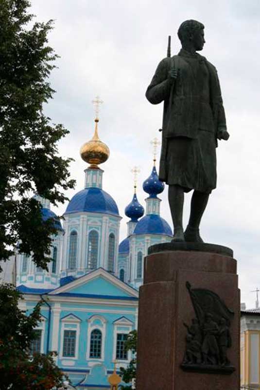 Памятник Зое Космодемьянской в Тамбове