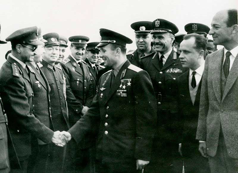 Юрий Гагарин во время зарубежного визита в Египет, 5 февраля 1962 года Юрий Гагарин во время зарубежного визита в Египет, 5 февраля 1962 года