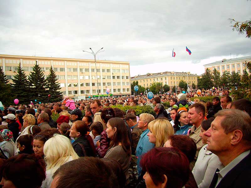 Празднование 425-летия Йошкар-Олы на центральной площади города (8 августа 2009 года)