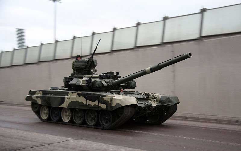 Т-90А на репетиции перед Парадом Победы 9 мая 2009 года