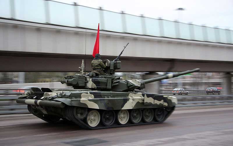 Т-90А на репетиции перед Парадом Победы 9 мая 2009 года
