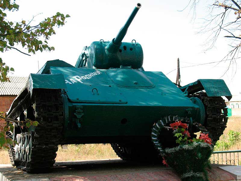Памятник Т-70 в Солоницевке, Украина. Памятник Т-70 в Солоницевке, Украина.