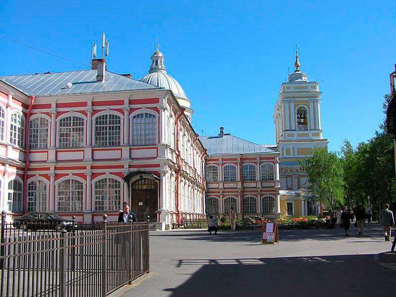 Изображение Санкт-Петербург, Россия-Александр Невский монастырь двор, Санкт-Петербург / Russland Северной столицы магии и света Изображение Санкт-Петербург, Россия-Александр Невский монастырь двор, Санкт-Петербург / Russland Северной столицы магии и света