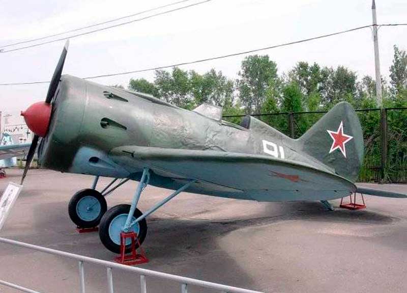 Истребитель И-16 Истребитель И-16
