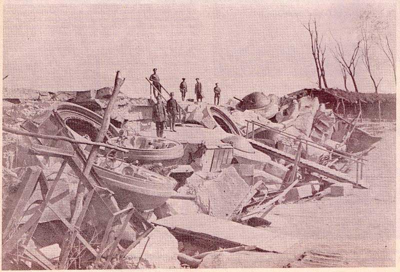 Брусилов на руинах фортов Перемышля, 1915