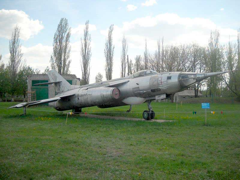 Як-28 в Луганском авиационно-техническом музеи, Украина