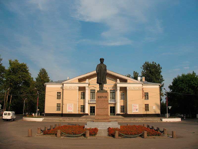 Памятник Кирову в Запорожье