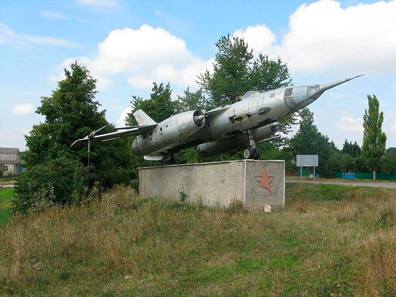 Як-28 в пгт. Шпиков, Винницкая область, Украина