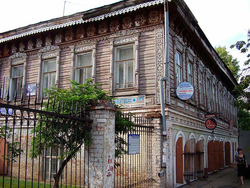 Йошкар-Ола. Старая часть города. Бывший дом купца Наумова (памятник архитектуры, XIX век)