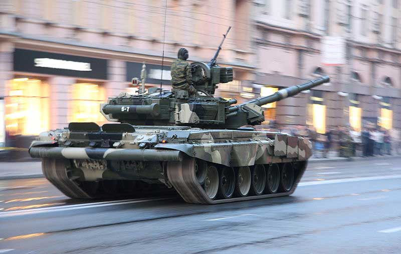 Т-90А на репетиции перед Парадом Победы 9 мая 2009 года