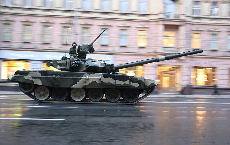 Т-90А на репетиции перед Парадом Победы 9 мая 2009 года