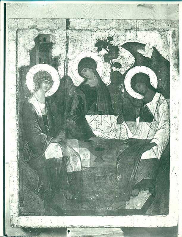 Икона в процессе расчистки 1918-19 гг. На одеждах ангела справа видна светлая полоса снятой гурьяновской записи Икона в процессе расчистки 1918-19 гг. На одеждах ангела справа видна светлая полоса снятой гурьяновской записи